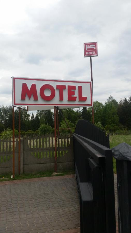 White House - Pokoje Goscinne Radom Dış mekan fotoğraf